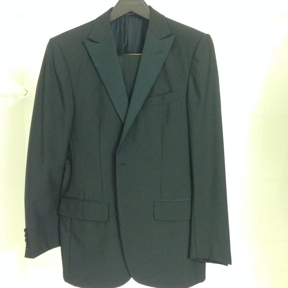 Recent Gianni Versace Couture Black Tux Slim EU50R